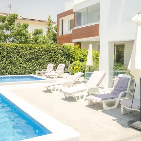 Hubstay - Tamara Gardens With Swimming Pool * Livadhia