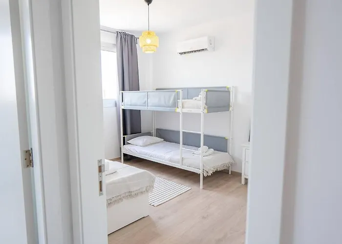 Hubstay Tamara Gardens 2 Bed With Pool *