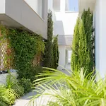 Apartment Hubstay Tamara Gardens 2 Bed With Pool Livadhia