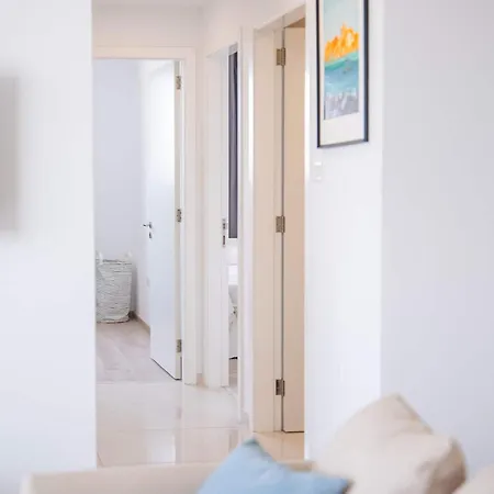 Апартаменты Hubstay Tamara Gardens 2 Bed With Pool