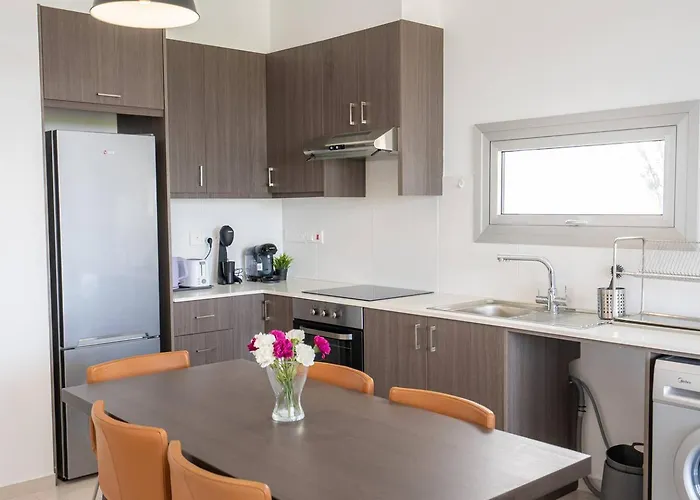 Apartment Hubstay Tamara Gardens 2 Bed With Pool