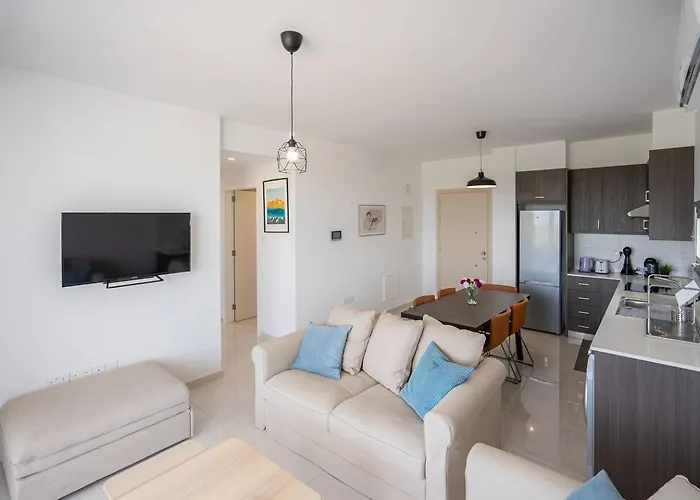 Hubstay Tamara Gardens 2 Bed With Pool Apartmán Livadhia