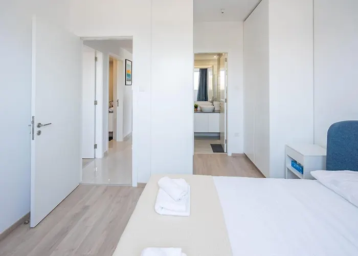 Hubstay Tamara Gardens 2 Bed With Pool * Livadhia